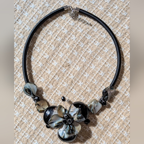 Handmade Jewelry - Women’s Black & White Artisan Floral Necklace